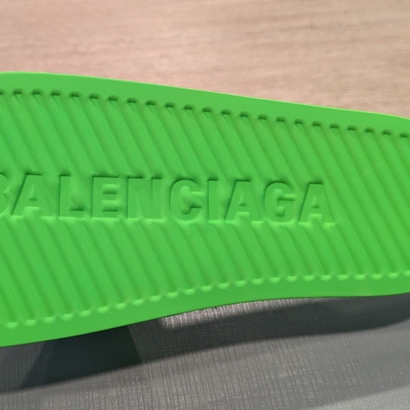 Mens Balenciaga Embossed Logo Pool Slides Sandals Green/White - Picture 4 of 5